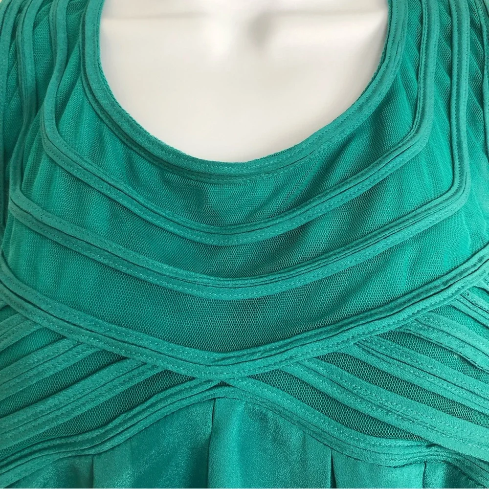 Stunning Ark & Co. Smocked Tank Top in Silk-like Polyester w/ Pearl Buttons - Picture 5 of 8